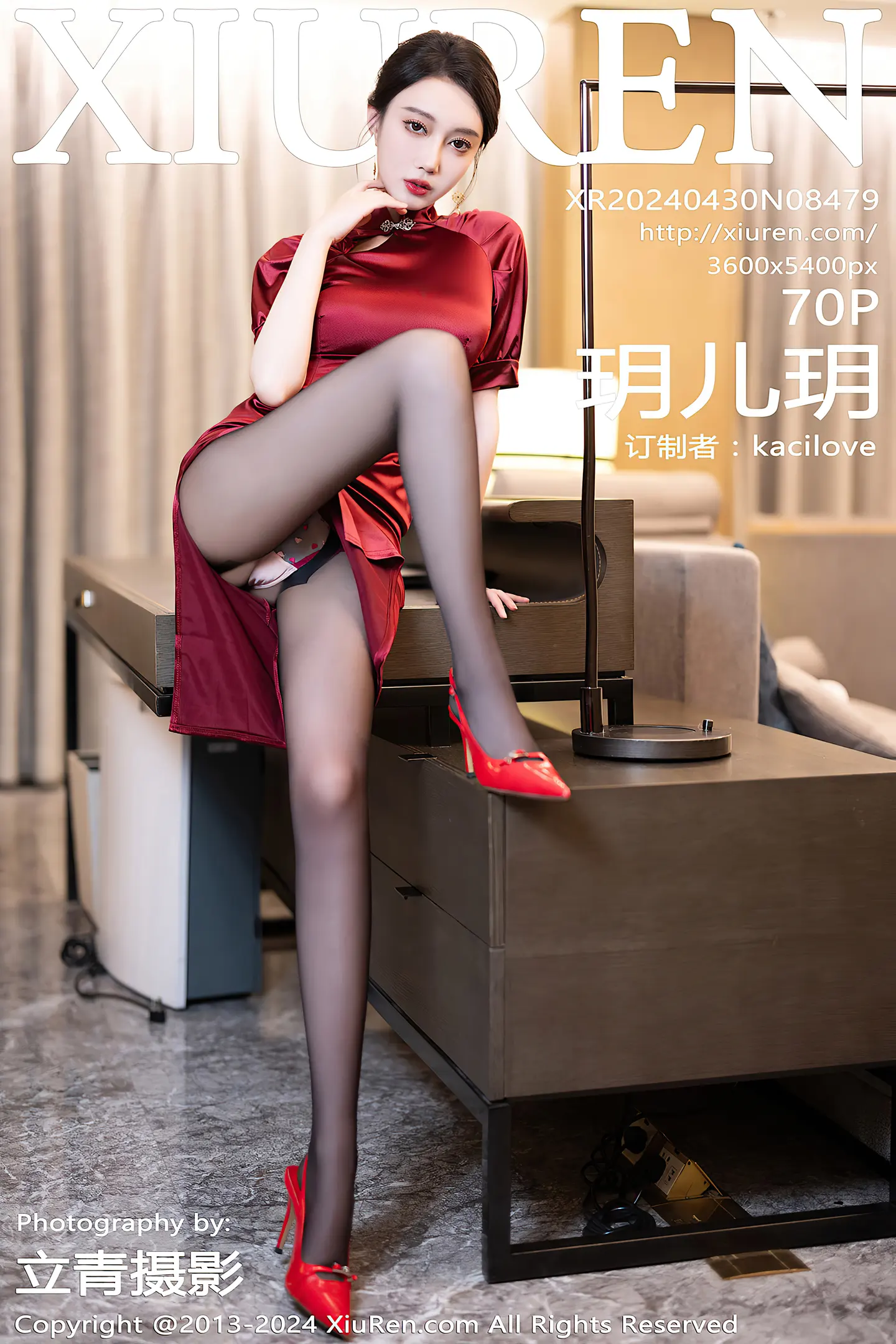 [XiuRen秀人网]No.8479_模特玥儿玥浴室场景性感红色旗袍配开档黑丝秀曼妙身姿诱惑写真70P-秀人网 - XiuRen.Space